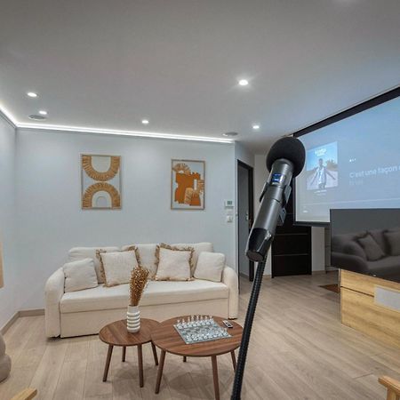 La Villa - Piscine / Karaoke / Jeux Fontaine  Екстериор снимка