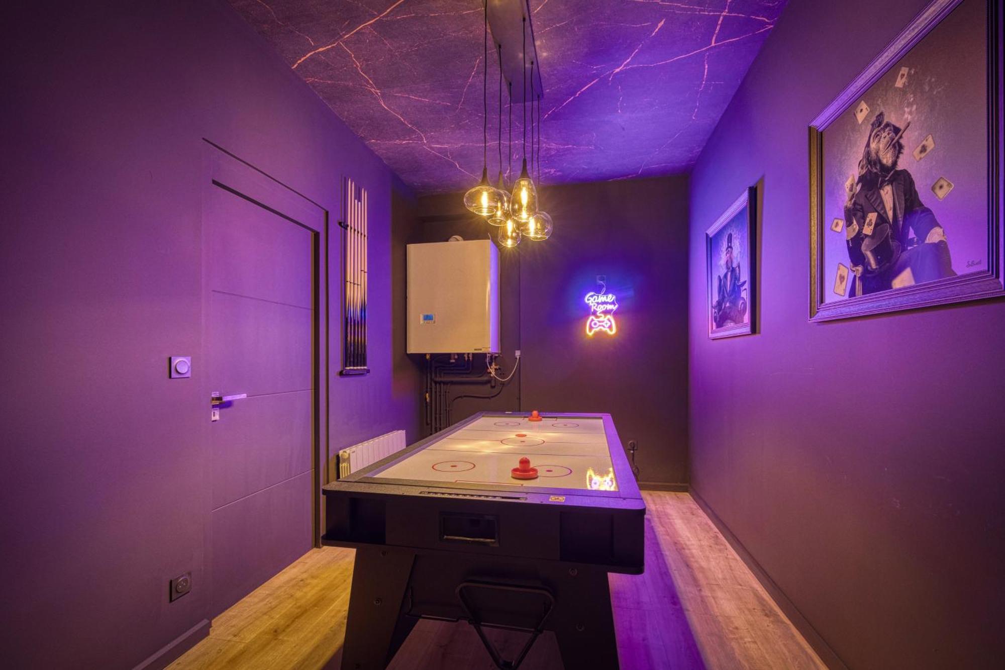 La Villa - Piscine / Karaoke / Jeux Fontaine  Екстериор снимка