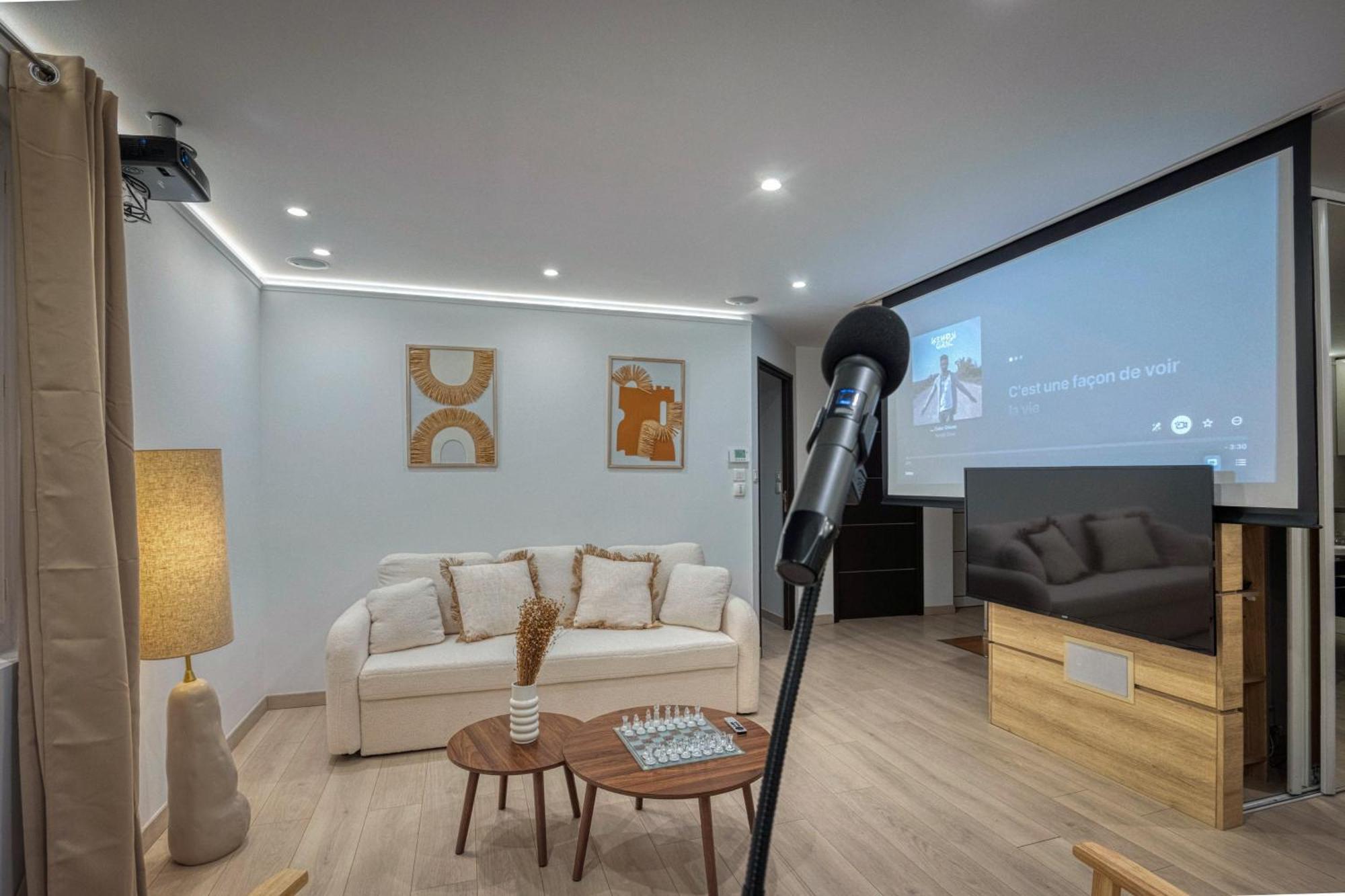 La Villa - Piscine / Karaoke / Jeux Fontaine  Екстериор снимка