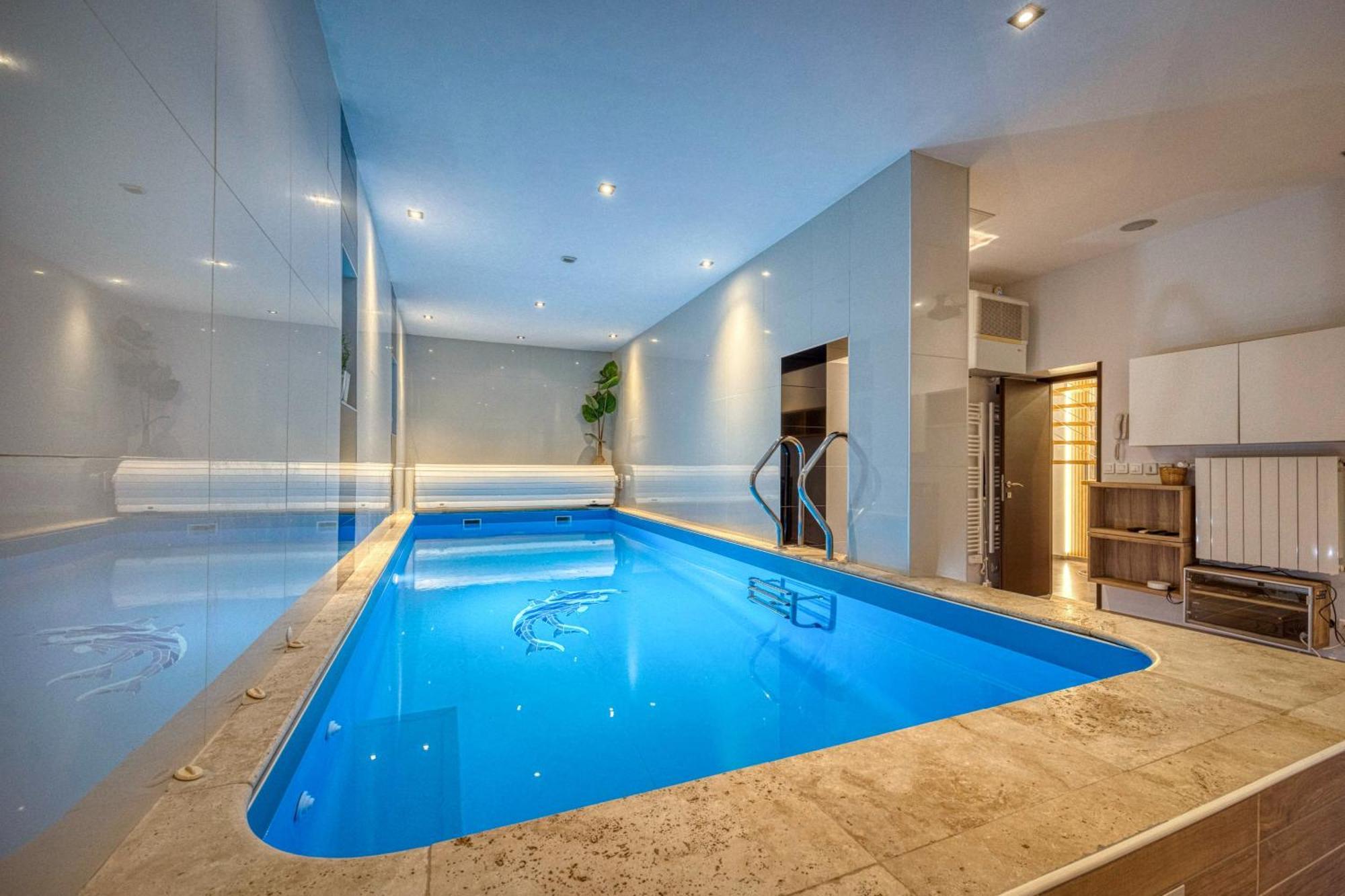 La Villa - Piscine / Karaoke / Jeux Fontaine  Екстериор снимка