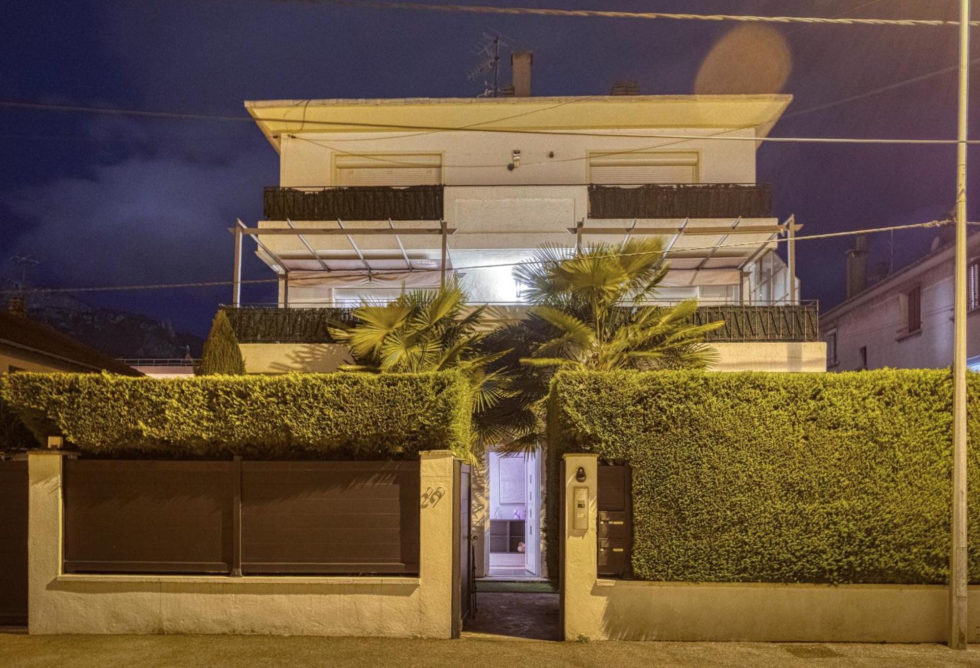 La Villa - Piscine / Karaoke / Jeux Fontaine  Екстериор снимка