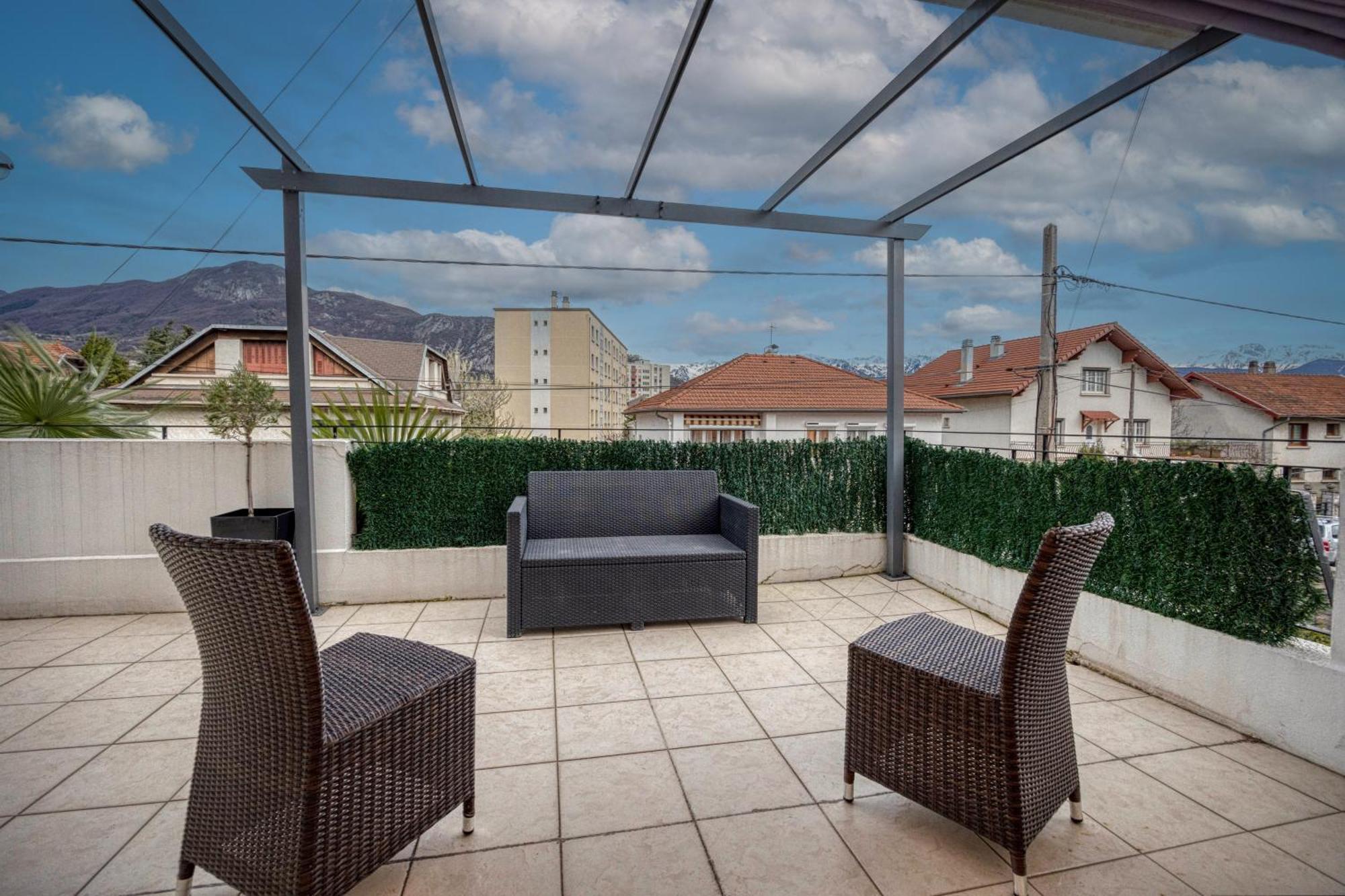 La Villa - Piscine / Karaoke / Jeux Fontaine  Екстериор снимка
